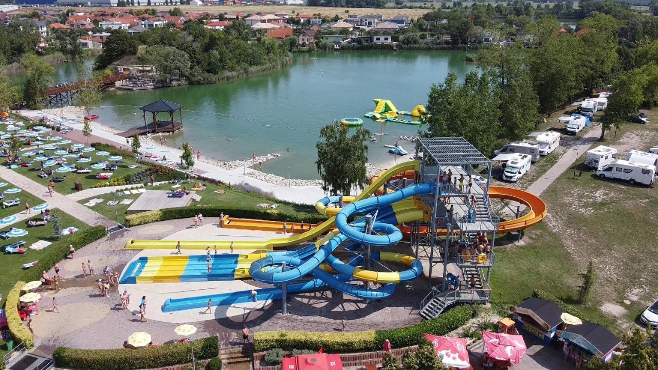 Rivapark Appartement Dunajská Streda Buitenkant foto
