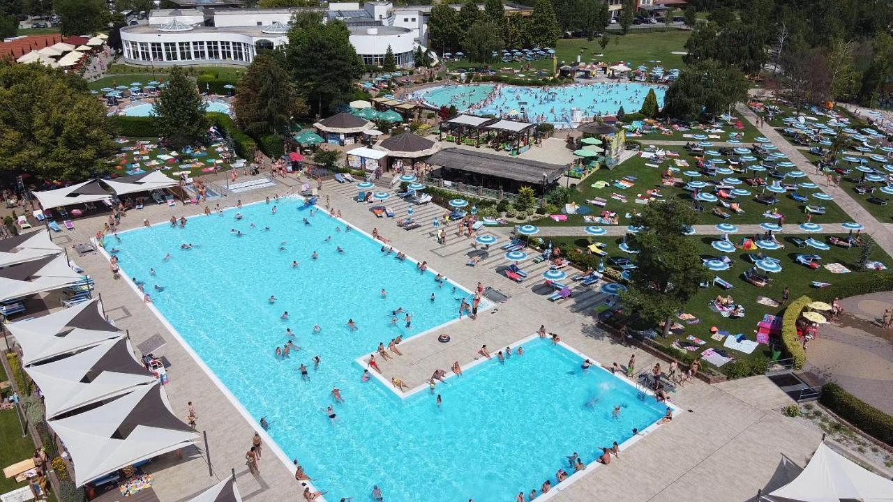 Rivapark Appartement Dunajská Streda Buitenkant foto