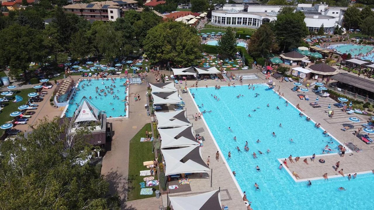 Rivapark Appartement Dunajská Streda Buitenkant foto